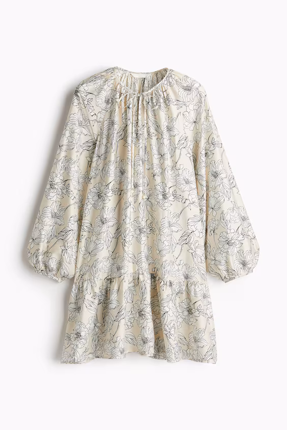 Платье с деталями шнуровки