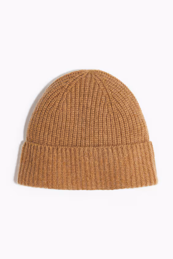 Шапка в рубчик из кашемира