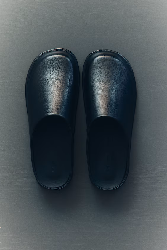 Сабо из кожи