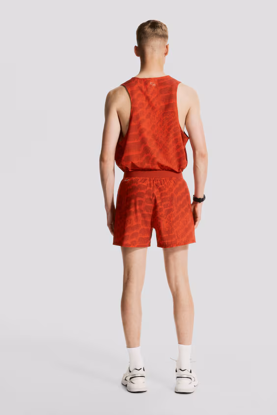 Короткие спортивные шорты с технологией drymove™