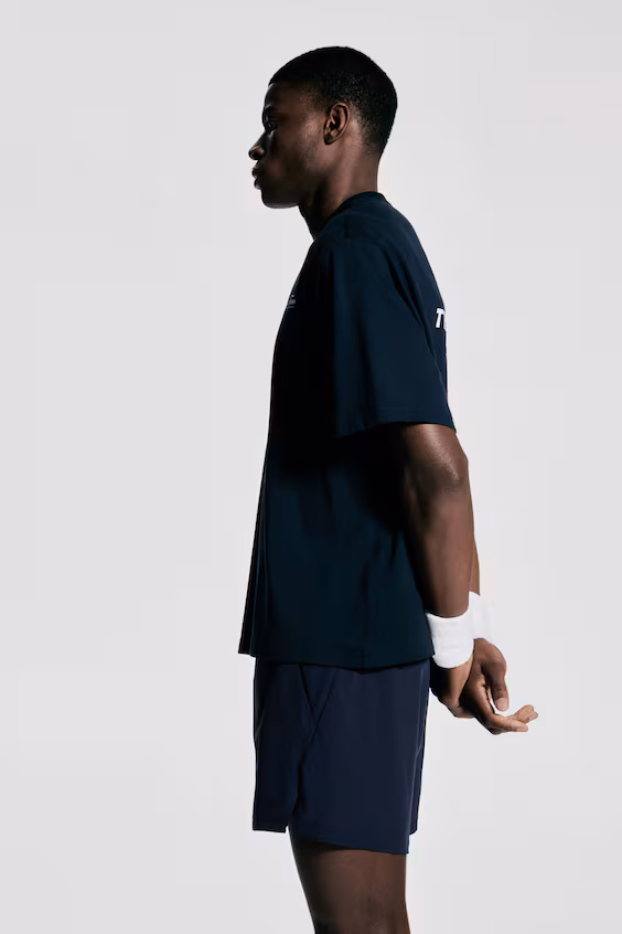 Короткие спортивные шорты с технологией drymove™