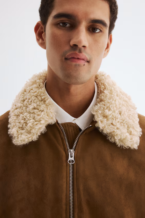 Пальто с меховым воротником