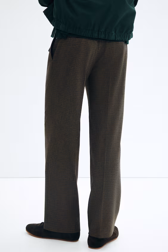 Классические брюки свободного кроя