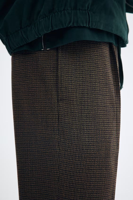 Классические брюки свободного кроя