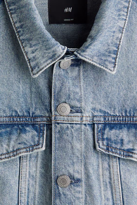 Джинсовая куртка в стиле трекер