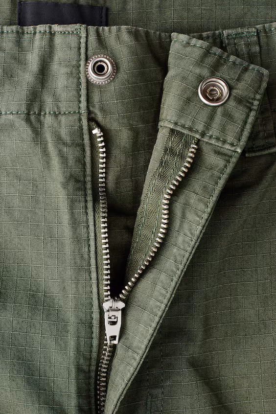 Комфортабельные брюки relaxed fit