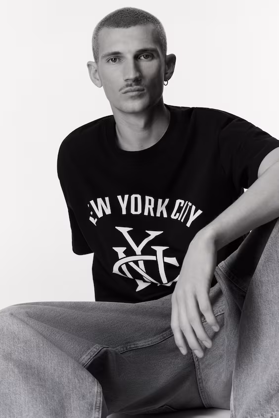 Футболка с принтом в свободном крое