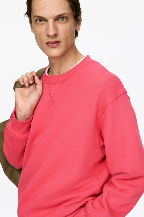 Широкая толстовка