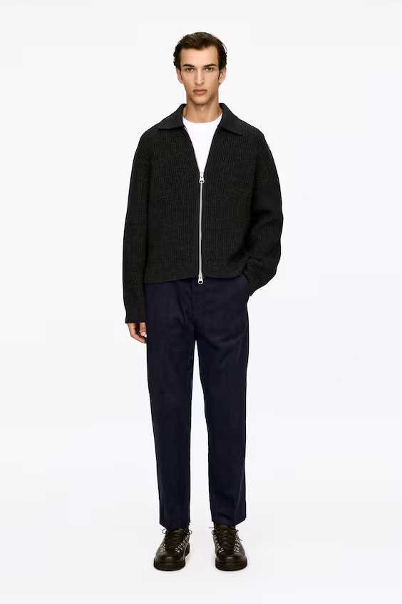 Клешеные брюки из вельвета