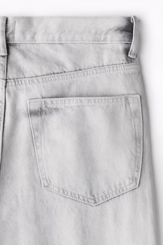 Прямые свободные джинсы