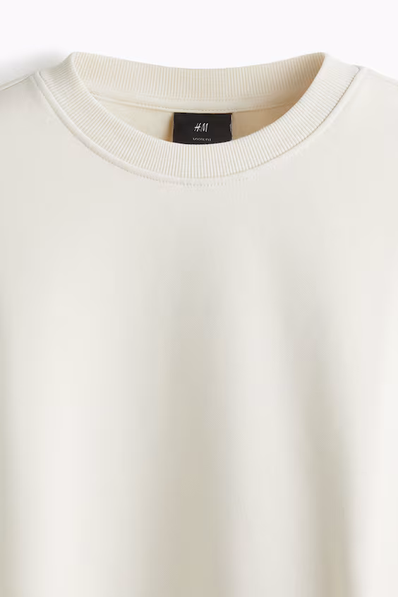 Свитшот свободного кроя