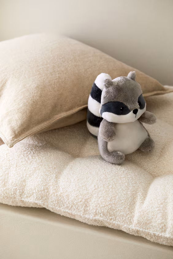 Мягкая игрушка енот