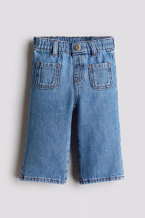 Джинсы с расклешенными штанинами