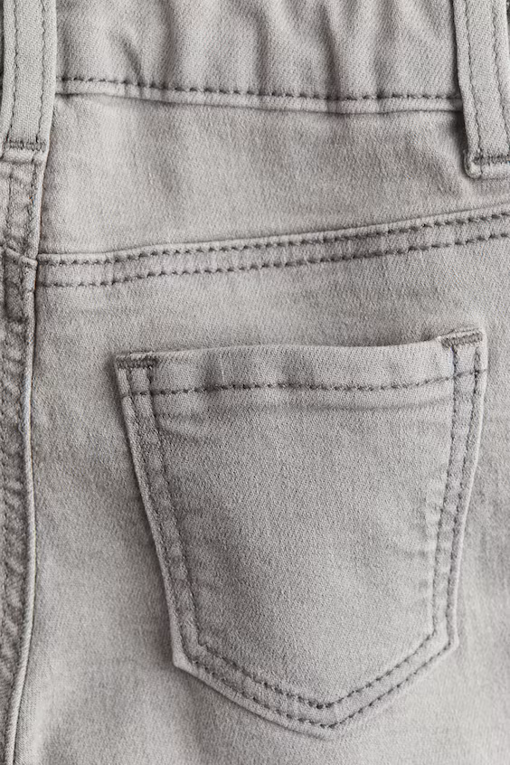 Джинсы slim fit