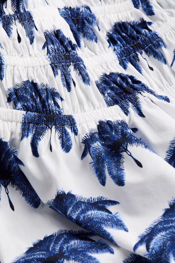 Платье с оборками на талии