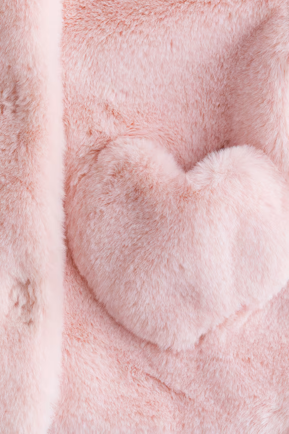 Пушистый пальто