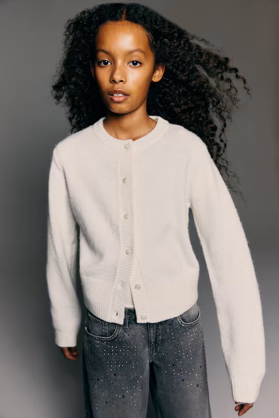 Джинсы свободного кроя с широкими брючинами