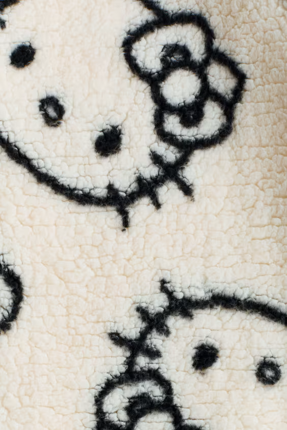 Плюшевый пальто с узором