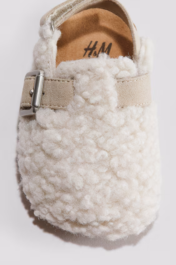 Тапочки из меха для дома