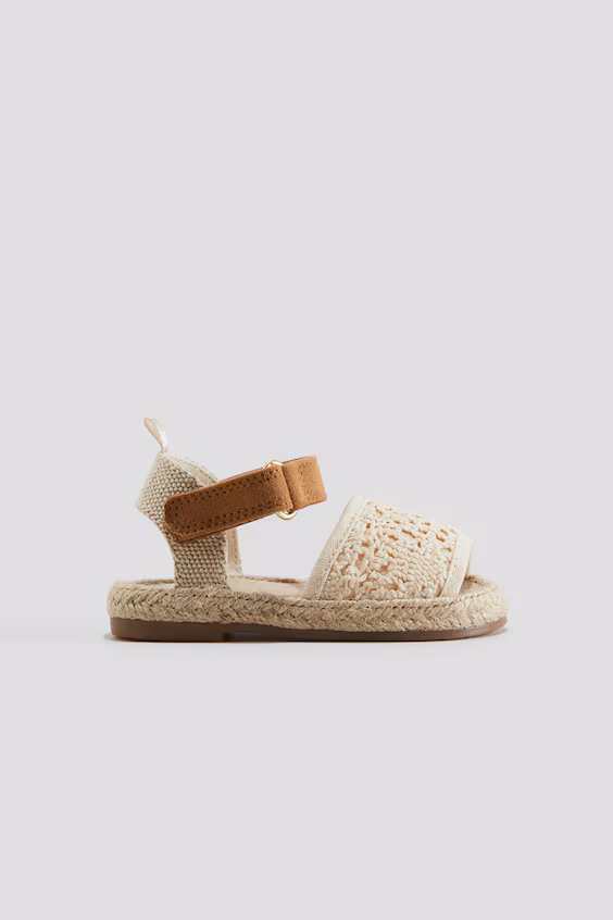 Сандалии в стиле кроше