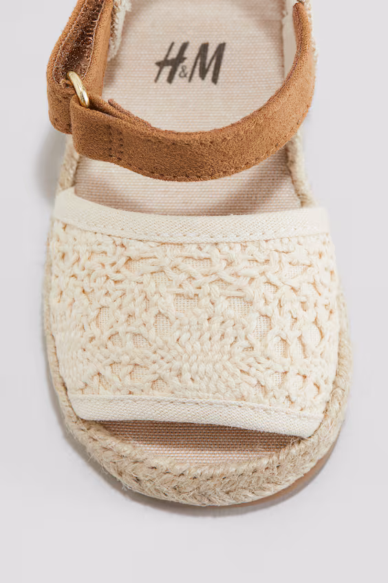 Сандалии в стиле кроше