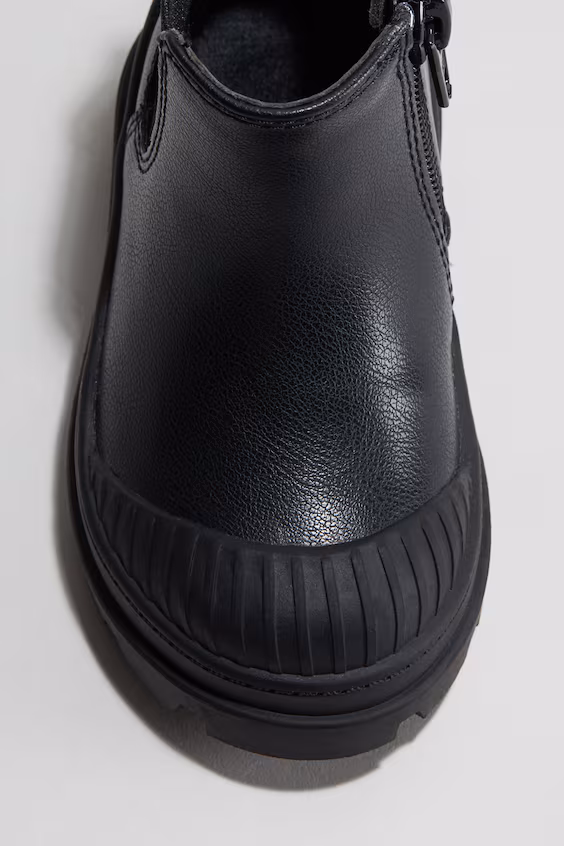 Массивные ботинки челси