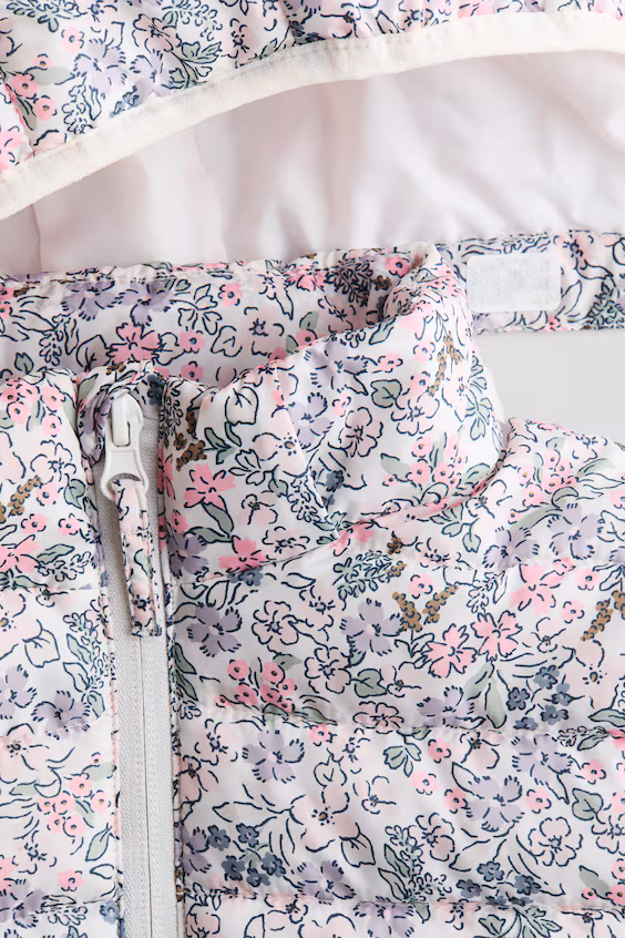 Пуховик с водоотталкивающей отделкой