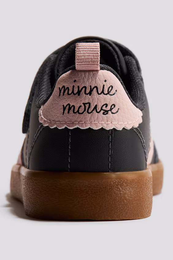 Кроссовки с орнаментом