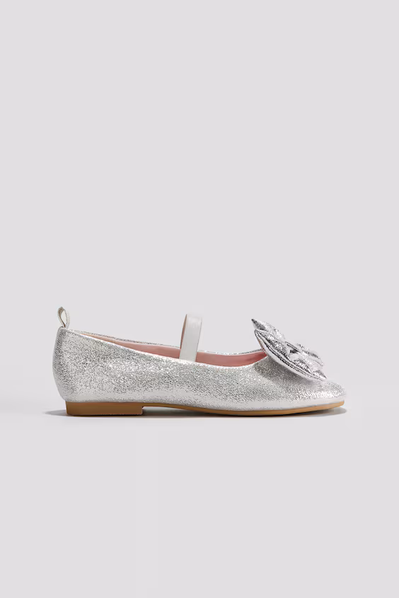 Сверкающие туфли с бантом