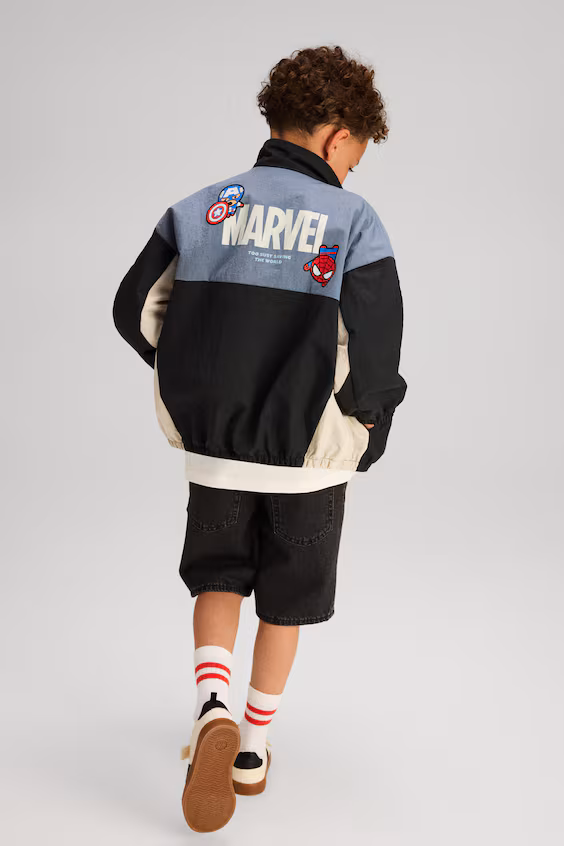 Ветровка с принтом