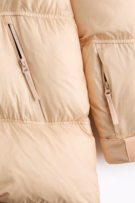 Подушковый пуховик с технологией thermomove™