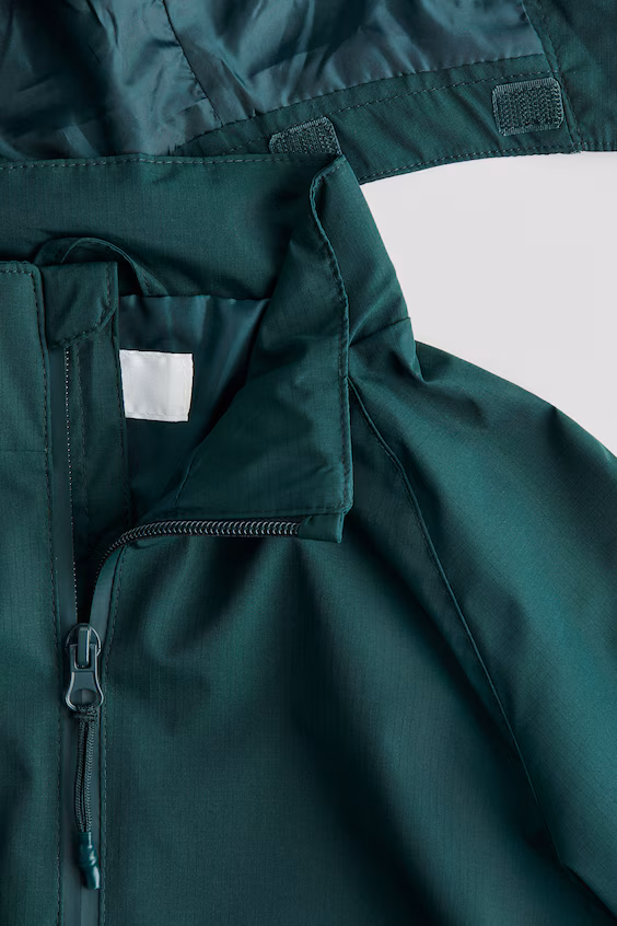 Ветровка, отталкивающая воду