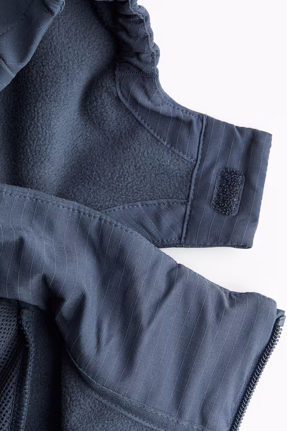 Бомбер из водоотталкивающего softshell