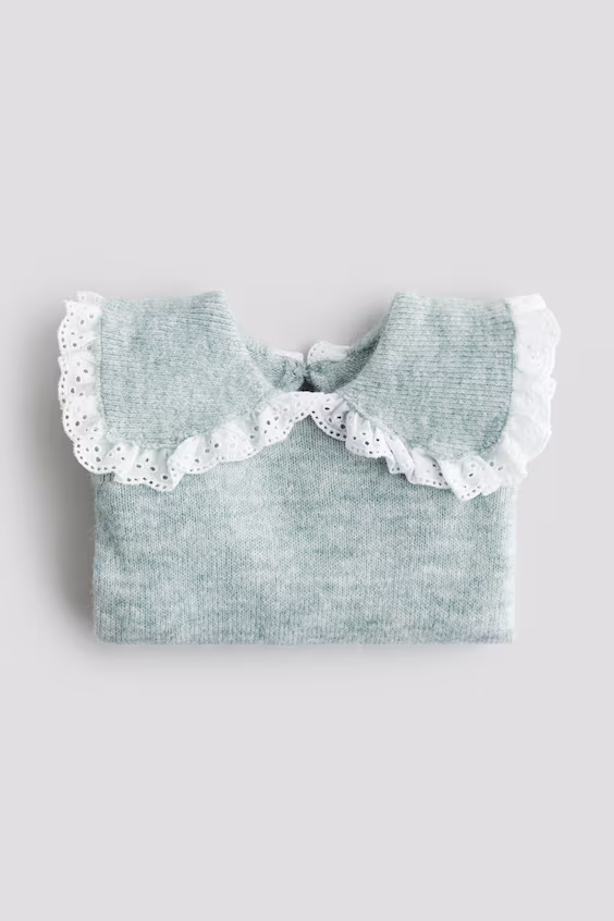 Свитер с круглым вырезом