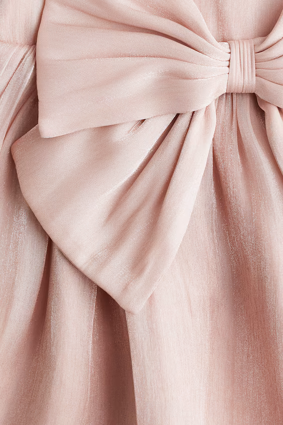 Платье из органзы с бантом