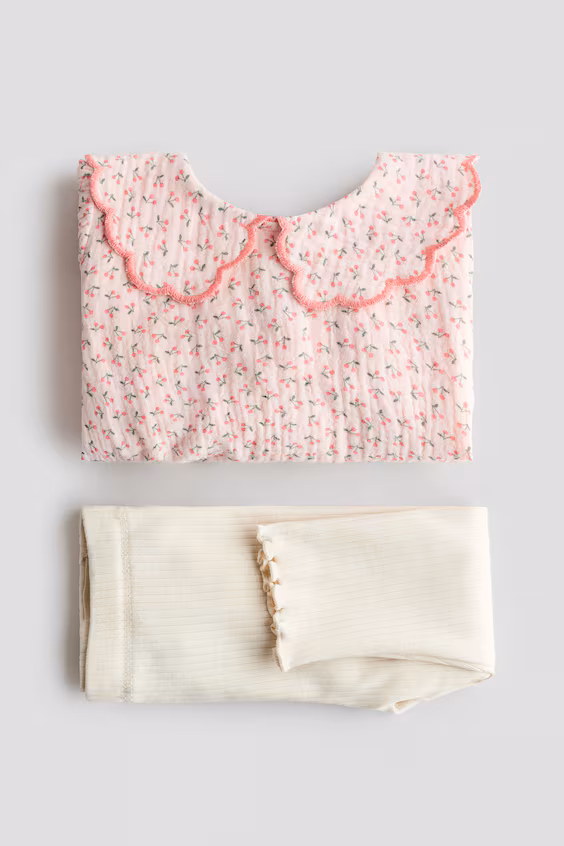 Комплект блузы и леггинсов