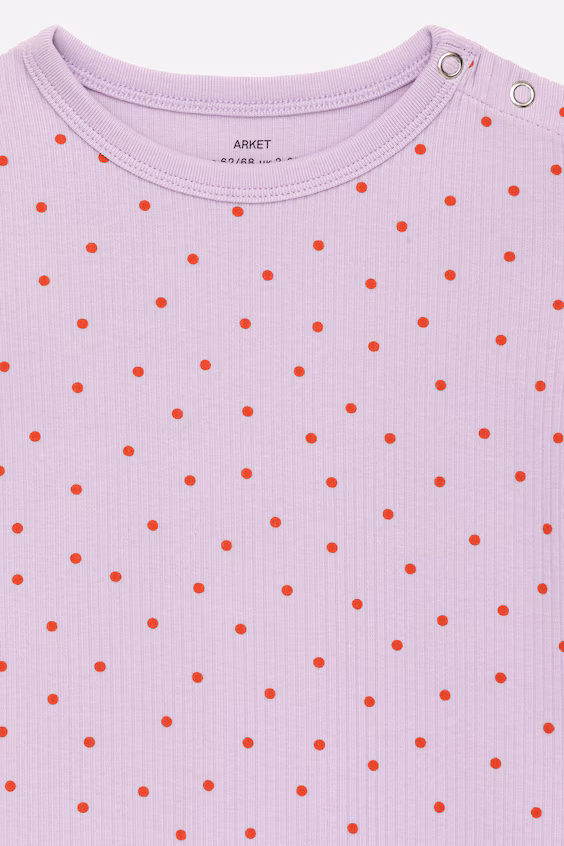 Комбинезон из вязаного рубчика для малышей