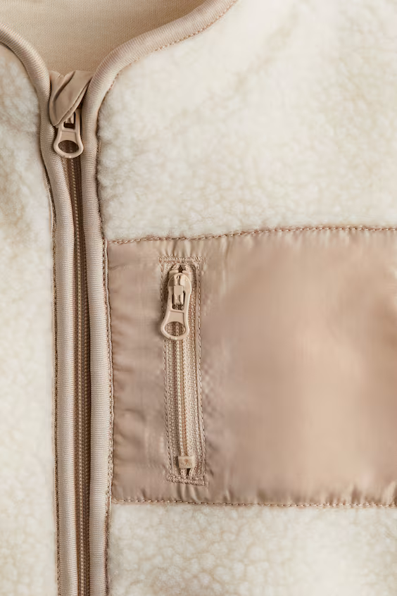 Жилет из мягкого меха