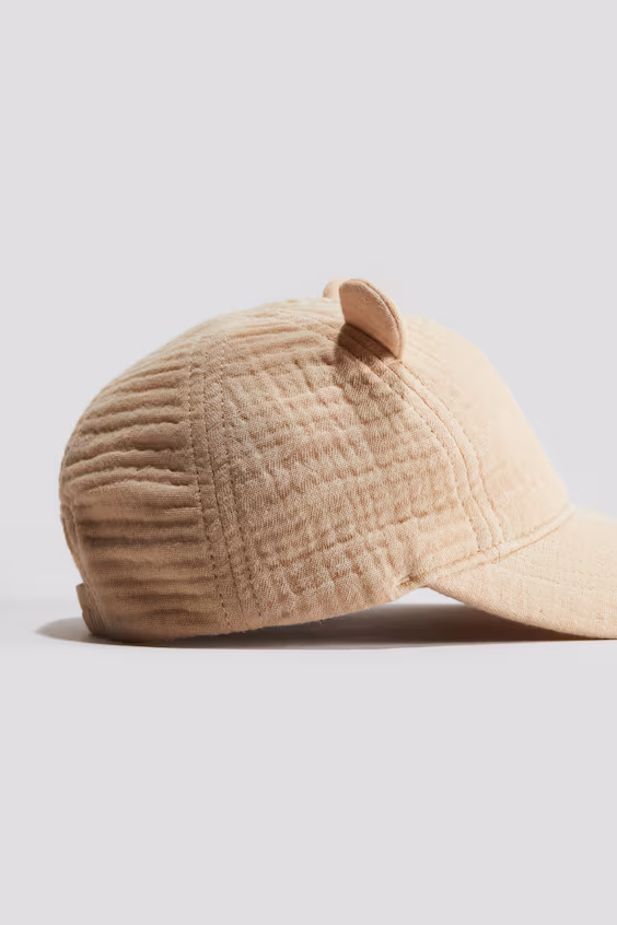 Бейсболка из хлопка с аппликацией