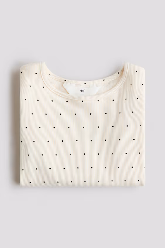 Комплект жилетки сарафана и свитера