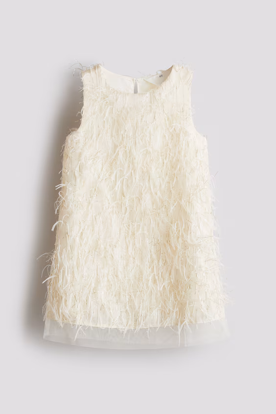 Платье с блестящими кисточками