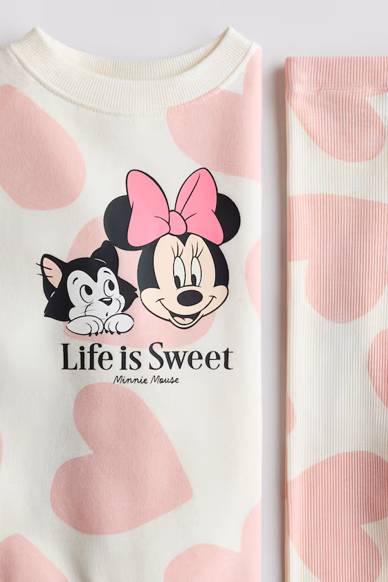 Костюм из толстовки и леггинсов