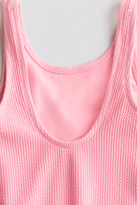 Купальный костюм с текстурой