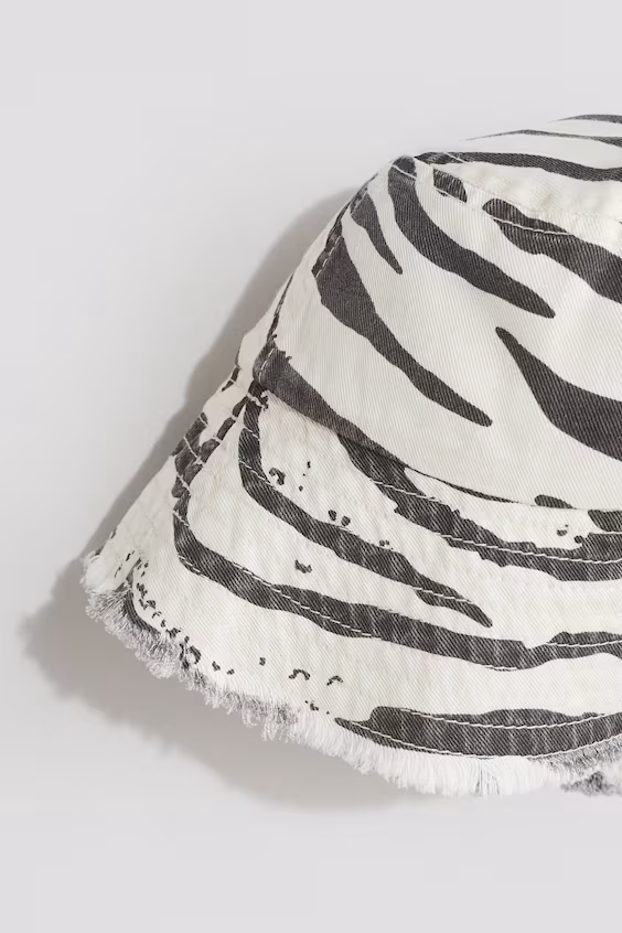 Ведрошапка с распущенным краем