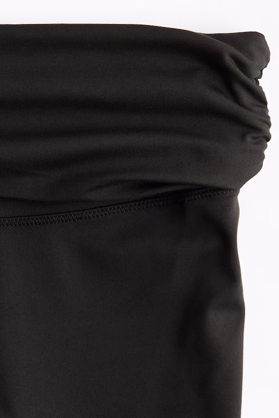 Леггинсы для занятий спортом с расклешенными штанинами и технологией softmove™