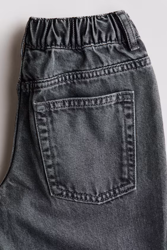 Джинсы regular fit с принтом