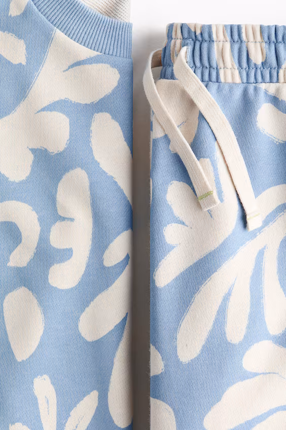 Комплект футболки и шорт