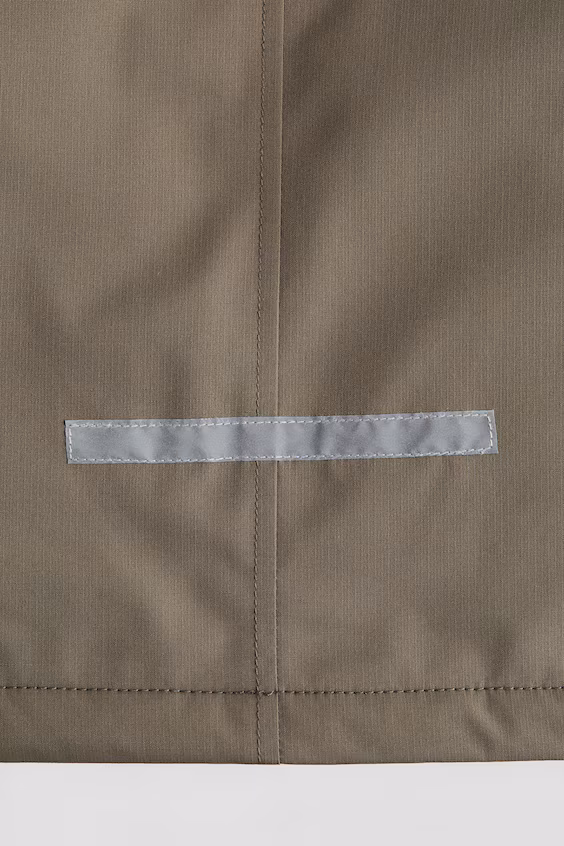 Парка с утеплителем и водоотталкивающая