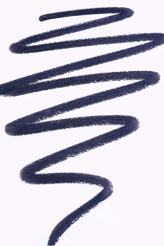 Мягкий и растушевываемый карандаш для глаз