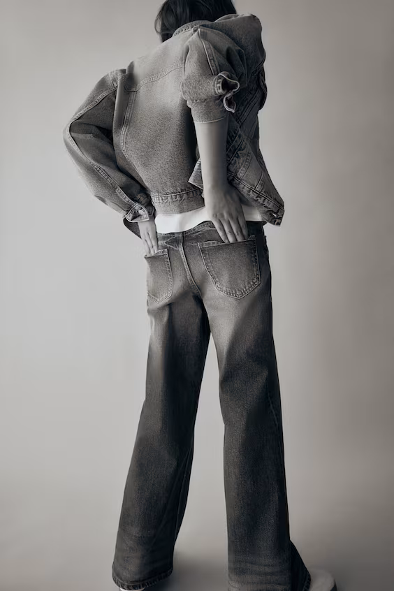 Джинсы свободного кроя с буткат штаниной